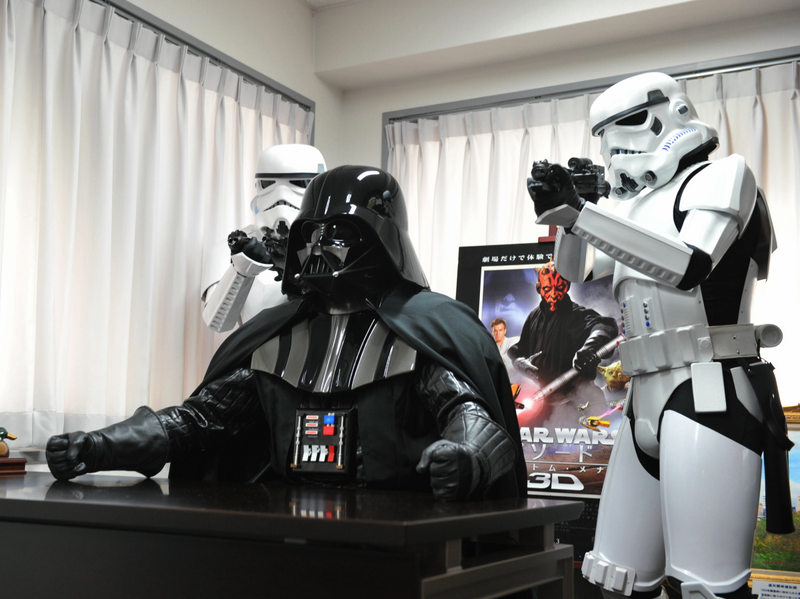 Illustration for article titled Darth Vader Invades South Osaka (Noooooooooo!)